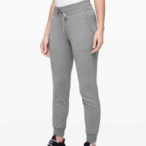 Lululemon Warm Down Jogger 28*